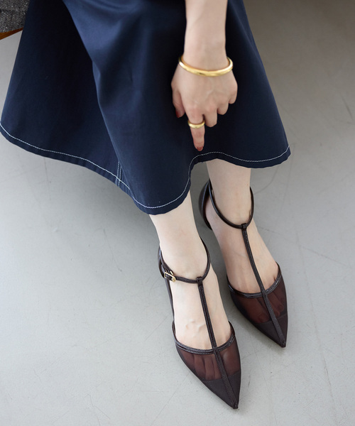 LE TALON（ルタロン）の「《追加》3.5cmTストラップシアーパンプス（パンプス・レディース・ブラウン/アイボリー/ブラック系その他・23cm/22.5cm/22cm/23.5cm/25cm/24.5cm/24cm/21.5）」の4枚目の写真