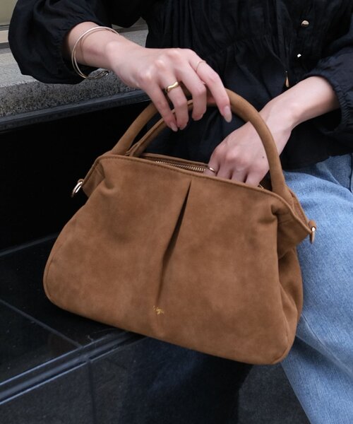 Chez toi(シェトワ)の「【ITAMI企画】タックミニボストンBAG(ボストンバッグ・レディース・ベージュ/ブラック/ブラウン系その他・FREE)」の3枚目の写真