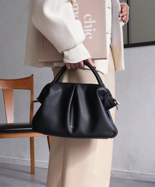 Chez toi(シェトワ)の「【ITAMI企画】タックミニボストンBAG(ボストンバッグ・レディース・ベージュ/ブラック/ブラウン系その他・FREE)」の5枚目の写真