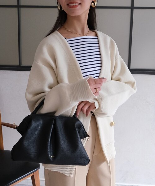 Chez toi(シェトワ)の「【ITAMI企画】タックミニボストンBAG(ボストンバッグ・レディース・ベージュ/ブラック/ブラウン系その他・FREE)」の7枚目の写真