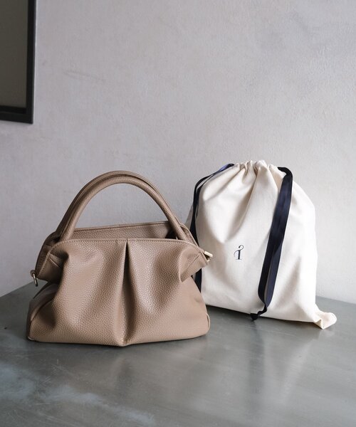 Chez toi(シェトワ)の「【ITAMI企画】タックミニボストンBAG(ボストンバッグ・レディース・ベージュ/ブラック/ブラウン系その他・FREE)」の16枚目の写真