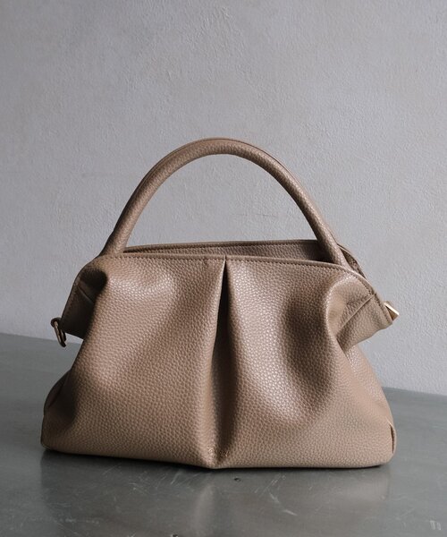 Chez toi（シェトワ）の「【ITAMI企画】タックミニボストンBAG（ボストンバッグ・レディース・ベージュ/ブラック・FREE）」の14枚目の写真