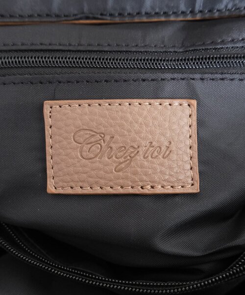 Chez toi（シェトワ）の「【ITAMI企画】タックミニボストンBAG（ボストンバッグ・レディース・ベージュ/ブラック・FREE）」の8枚目の写真