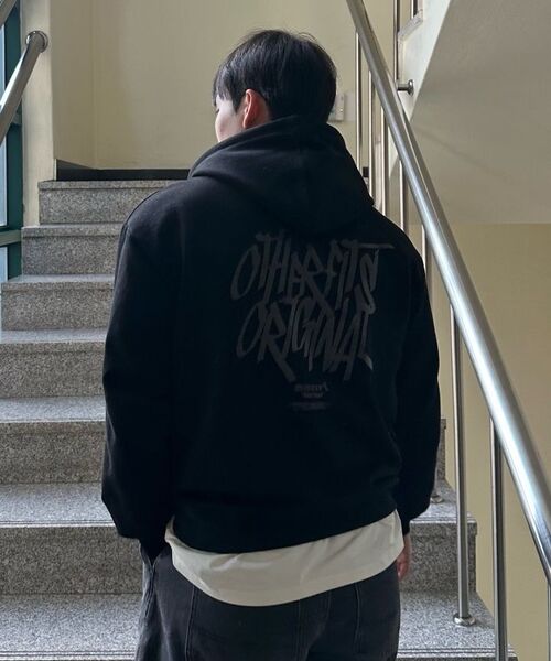 OTHERFITS（アザーフィッツ）の「[起毛/NO起毛] ストリートロゴフードパーカー (グレー)（パーカー・レディース・その他・S-M/X-LARGE/LARGE/M-L/L-XL/XL-XXL/SMALL/MEDIUM）」の6枚目の写真