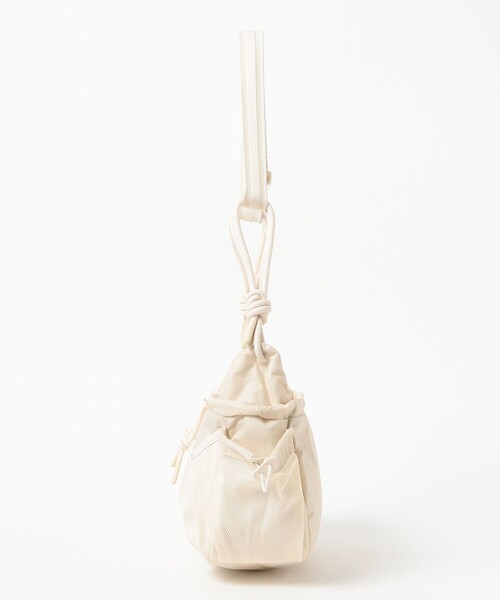 HUNTER（ハンター）の「【WEB限定】HUNTER / トラベル クロスボディ（ショルダーバッグ・レディース・ブラック/ホワイト・ONE SIZE）」の3枚目の写真