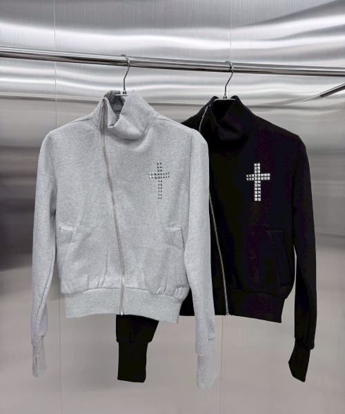 Never mind the XU / Chikashitsu+(ネバーマインド ザ エックスユー / チカシツプラス)の「【nmtc+】cross design diagonal zip up sweat / 【エヌエムティーシープラス】クロスデザインダイアゴナルジップアップスウェット<着用動画あり>(スウェット・レディース・グレー/ブラック・ONE SIZE)」の22枚目の写真