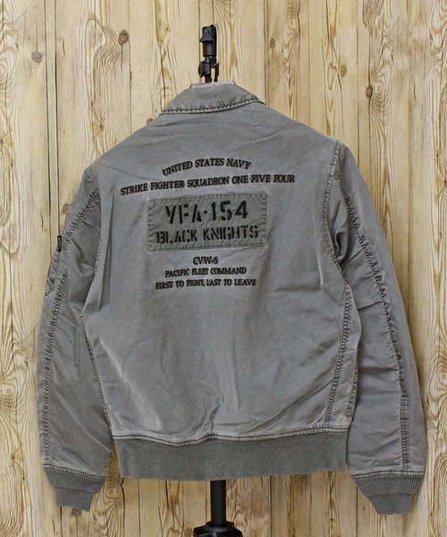 AVIREX(アヴィレックス)の「FADED NYLON TYPE CWU-36P JACKET(MA-1・メンズ・チャコールグレー/セージグリーン・XL/M/XXL/L)」の1枚目の写真