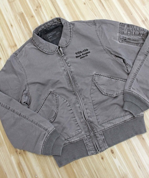 AVIREX(アヴィレックス)の「FADED NYLON TYPE CWU-36P JACKET(MA-1・メンズ・チャコールグレー/セージグリーン・XL/M/XXL/L)」の4枚目の写真