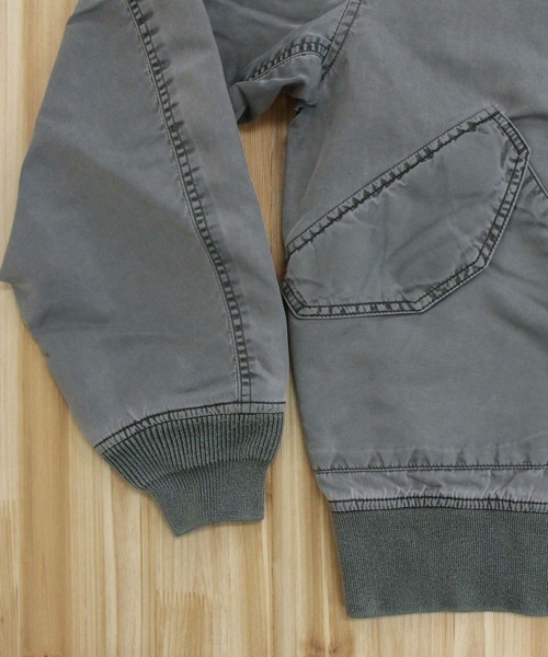AVIREX(アヴィレックス)の「FADED NYLON TYPE CWU-36P JACKET(MA-1・メンズ・チャコールグレー/セージグリーン・XL/M/XXL/L)」の11枚目の写真