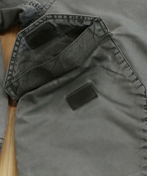 AVIREX(アヴィレックス)の「FADED NYLON TYPE CWU-36P JACKET(MA-1・メンズ・チャコールグレー/セージグリーン・XL/M/XXL/L)」の12枚目の写真