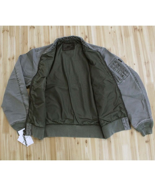 AVIREX(アヴィレックス)の「FADED NYLON TYPE CWU-36P JACKET(MA-1・メンズ・チャコールグレー/セージグリーン・XL/M/XXL/L)」の14枚目の写真