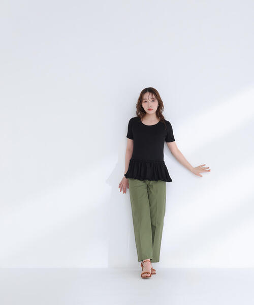 NATURAL BEAUTY BASIC（ナチュラルビューティーベーシック）の「◇ヘムフリルカットソー（Tシャツ/カットソー・レディース・ブラック/オフホワイト/チャコールグレー・FREE）」の4枚目の写真