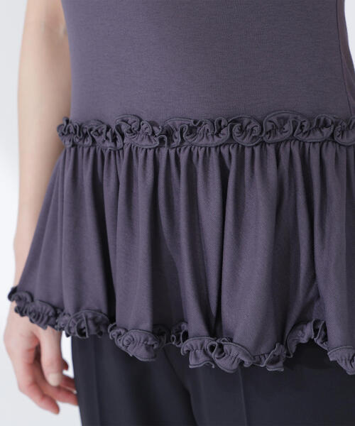 NATURAL BEAUTY BASIC（ナチュラルビューティーベーシック）の「◇ヘムフリルカットソー（Tシャツ/カットソー・レディース・ブラック/オフホワイト/チャコールグレー・FREE）」の11枚目の写真