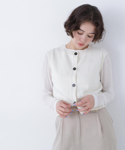 N.（N. Natural Beauty Basic）（エヌエヌナチュラルビューティーベーシック）の「コンパクトニットベスト（ベスト・レディース・オフホワイト/ブルー/ネイビー・ﾌﾘ-）」の2枚目の写真