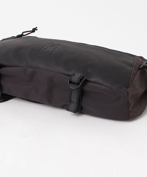 CHROME（クローム）の「［ CHROME / クローム ］KADET SLING BAG BCVL_BLACK CANVAS LEATHER / カデット スリング バッグ ブラック キャンバス レザー 耐水 9L ボディバッグ iPad収納（ボディバッグ/ウエストポーチ・メンズ・ブラック系その他・FREE）」の3枚目の写真