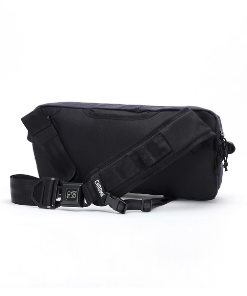 CHROME（クローム）の「［ CHROME / クローム ］KADET SLING BAG BCVL_BLACK CANVAS LEATHER / カデット スリング バッグ ブラック キャンバス レザー 耐水 9L ボディバッグ iPad収納（ボディバッグ/ウエストポーチ・メンズ・ブラック系その他・FREE）」の4枚目の写真