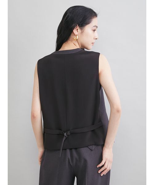 Mila Owen（ミラオーウェン）の「後ろバックル付きベスト（ベスト・レディース・チャコールグレー/モカ・F）」の11枚目の写真