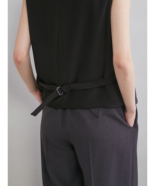 Mila Owen（ミラオーウェン）の「後ろバックル付きベスト（ベスト・レディース・チャコールグレー/モカ・F）」の7枚目の写真