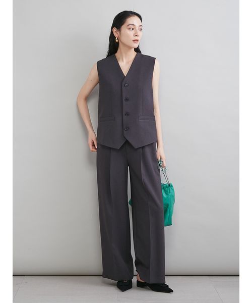 Mila Owen（ミラオーウェン）の「後ろバックル付きベスト（ベスト・レディース・チャコールグレー/モカ・F）」の4枚目の写真