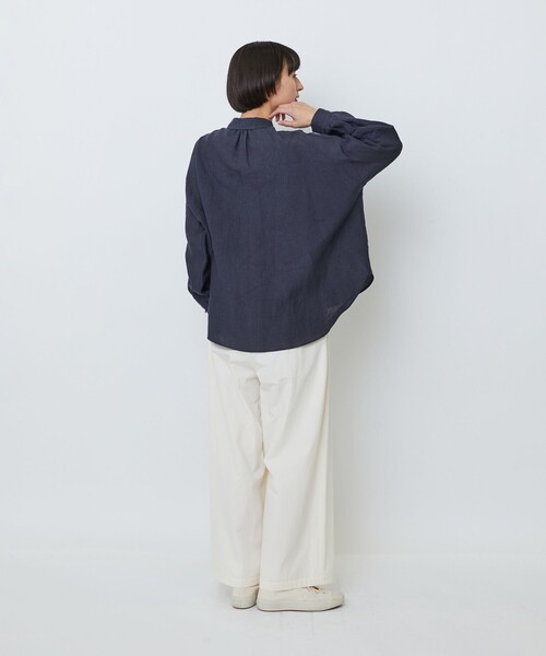 LOISIR(ロワズィール)の「グランジリネンボクシーシャツ(シャツ/ブラウス・レディース・カーキ/ネイビー/ピンク/ライトグレー/オフホワイト・FREE)」の16枚目の写真