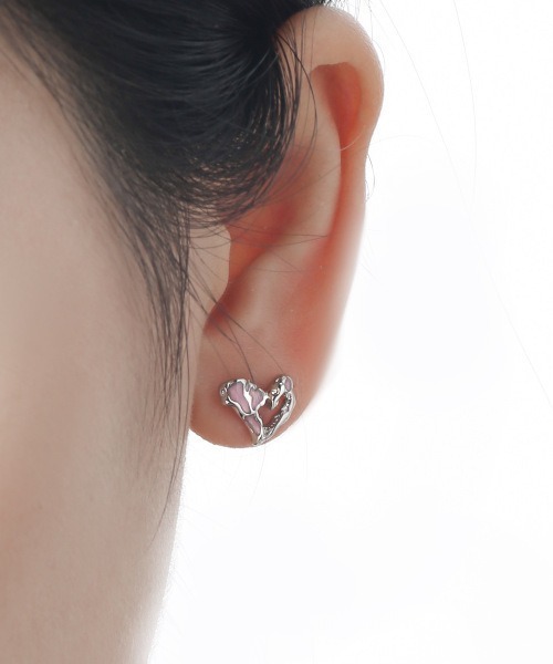 Y2Kデザインハートモチーフペアピアス(MA/EKW146)（ピアス（両耳用