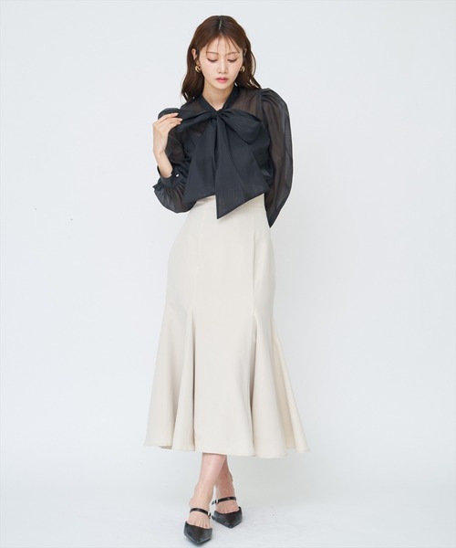 AND COUTURE(アンドクチュール)の「バックレースアップマーメイドスカート(スカート・レディース・グレー/ネイビー/ベージュ・MEDIUM/SMALL)」の20枚目の写真