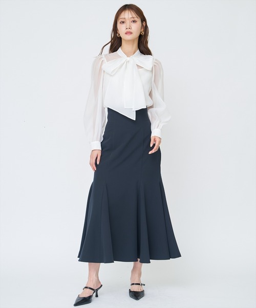AND COUTURE(アンドクチュール)の「バックレースアップマーメイドスカート(スカート・レディース・グレー/ネイビー/ベージュ・MEDIUM/SMALL)」の12枚目の写真
