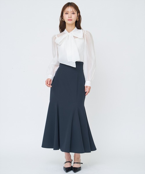 AND COUTURE(アンドクチュール)の「バックレースアップマーメイドスカート(スカート・レディース・グレー/ネイビー/ベージュ・MEDIUM/SMALL)」の8枚目の写真