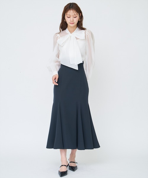 AND COUTURE(アンドクチュール)の「バックレースアップマーメイドスカート(スカート・レディース・グレー/ネイビー/ベージュ・MEDIUM/SMALL)」の10枚目の写真