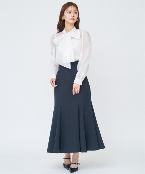 AND COUTURE(アンドクチュール)の「バックレースアップマーメイドスカート(スカート・レディース・グレー/ネイビー/ベージュ・MEDIUM/SMALL)」の11枚目の写真