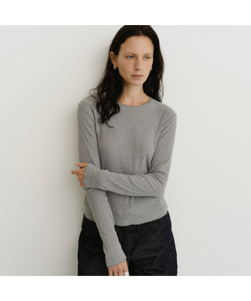 URAGO(ユラーゴ)の「Eyelet back button t-shirt(Tシャツ/カットソー・レディース・グリーン/アッシュグレー/アイボリー・FREE)」の1枚目の写真