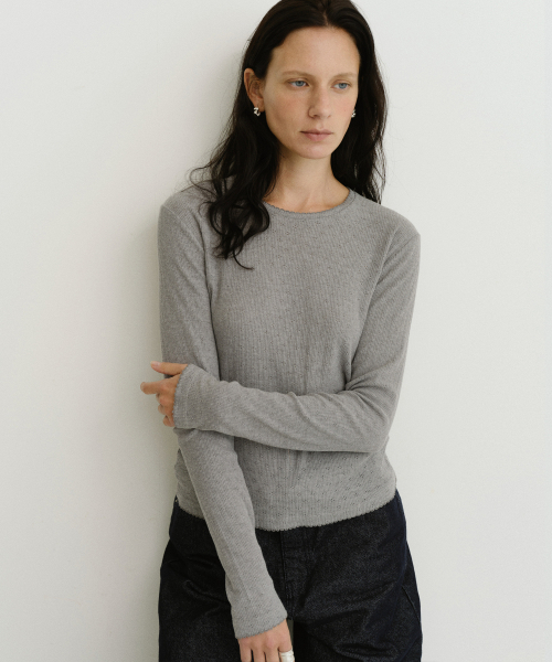 URAGO(ユラーゴ)の「Eyelet back button t-shirt(Tシャツ/カットソー・レディース・グリーン/アッシュグレー/アイボリー・FREE)」の7枚目の写真