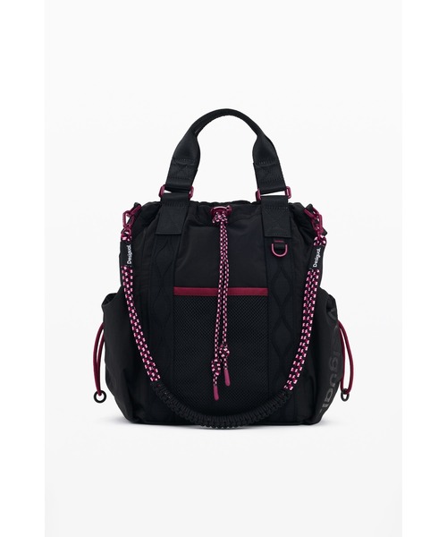 Desigual(デシグアル)の「ブラック×ピンクドローストリング ナイロンバックパック(バックパック/リュック・レディース・ブラック・FREE)」の1枚目の写真