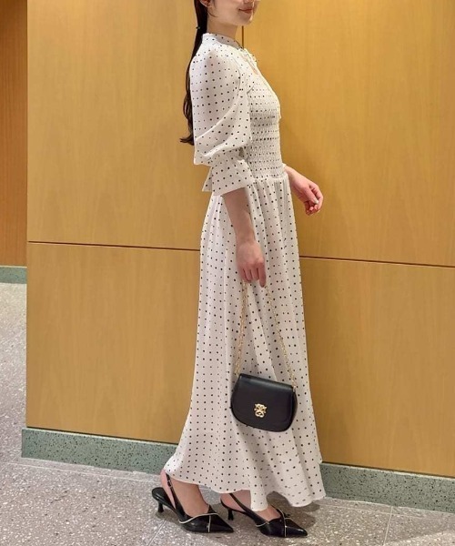 SNIDEL(スナイデル)の「デコルテオープンワンピース(ワンピース・レディース・その他/アイボリー/ネイビー・1/0)」の22枚目の写真