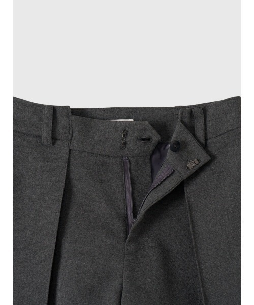 EIMY ISTOIRE（エイミーイストワール）の「タックショートパンツ（その他パンツ・レディース・グレー/オフホワイト/ブラック・34/38/36）」の12枚目の写真