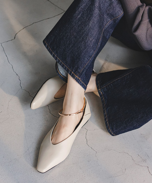 REMME（レメ）の「《追加・NOBLE別注》REMME/レメ アンクレットフラットシューズ（その他シューズ・レディース・アイボリー/ブラック・24.5cm/24cm/23.5cm/23cm）」の2枚目の写真