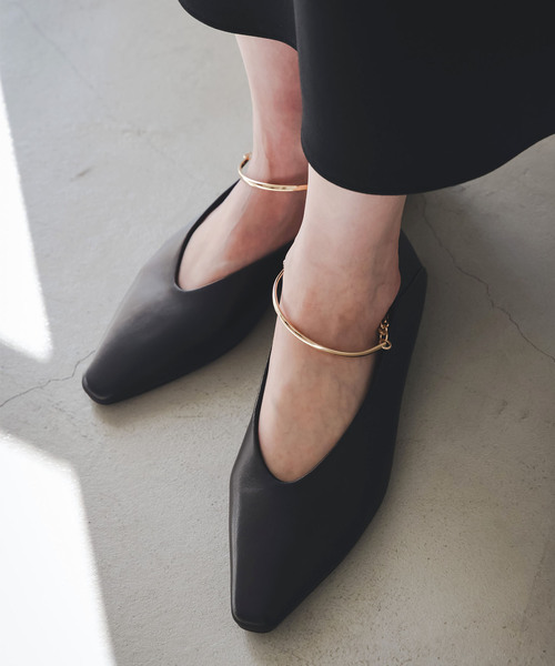 REMME（レメ）の「《追加・NOBLE別注》REMME/レメ アンクレットフラットシューズ（その他シューズ・レディース・アイボリー/ブラック・24.5cm/24cm/23.5cm/23cm）」の3枚目の写真