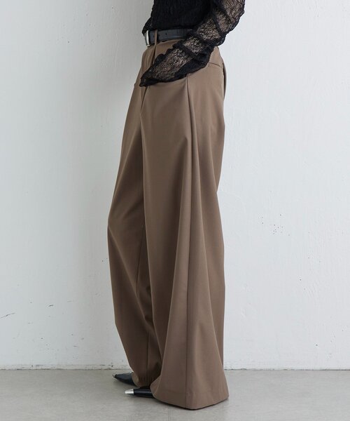 Lui's（ルイス）の「タックポケットワイドパンツ（スラックス・レディース・ブラック/グレー/ブラウン・38/36）」の8枚目の写真