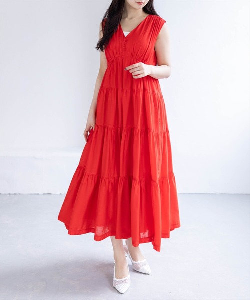 CLEAR BASIC（クリアベーシック）の「Vネックノースリーブティアードワンピース［骨格ウェーブ/軽やか/大人カジュアル］（ワンピース・レディース・ベージュ/イエロー/レッド/ブルーグレー/ブラック・F）」の5枚目の写真