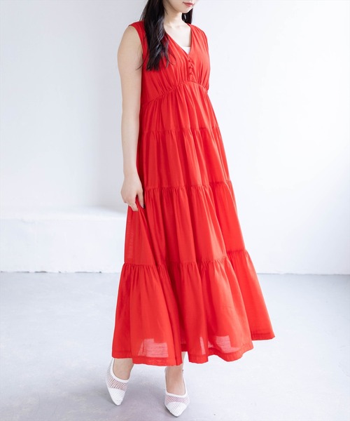 CLEAR BASIC（クリアベーシック）の「Vネックノースリーブティアードワンピース［骨格ウェーブ/軽やか/大人カジュアル］（ワンピース・レディース・ベージュ/イエロー/レッド/ブルーグレー/ブラック・F）」の6枚目の写真