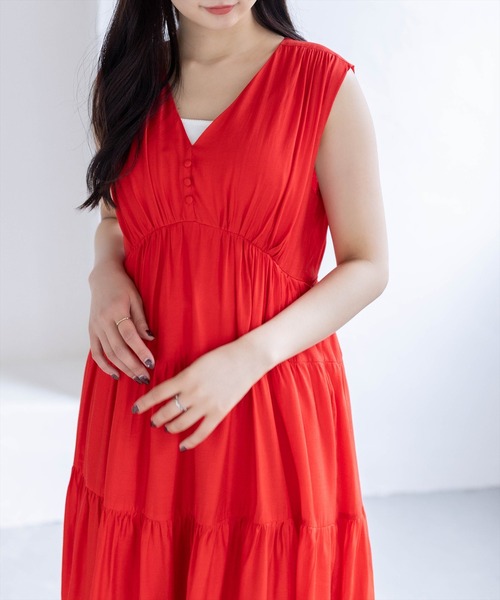 CLEAR BASIC（クリアベーシック）の「Vネックノースリーブティアードワンピース［骨格ウェーブ/軽やか/大人カジュアル］（ワンピース・レディース・ベージュ/イエロー/レッド/ブルーグレー/ブラック・F）」の10枚目の写真