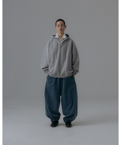 ANGLAN(アングラン)の「Pigment Baggy Balloon Pants - Blue(スウェットパンツ・メンズ・その他・ONE SIZE)」の3枚目の写真