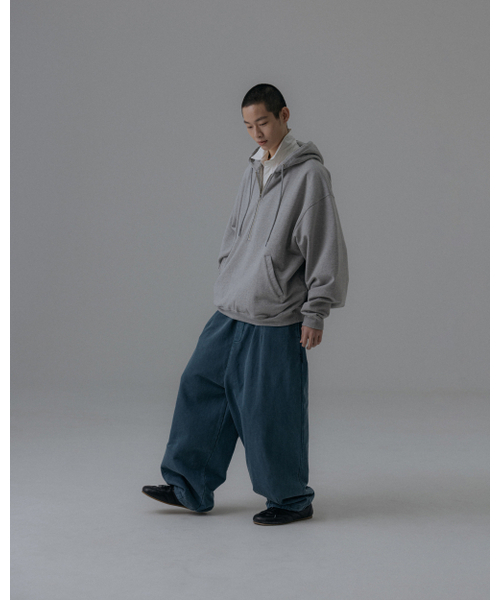 ANGLAN(アングラン)の「Pigment Baggy Balloon Pants - Blue(スウェットパンツ・メンズ・その他・ONE SIZE)」の4枚目の写真