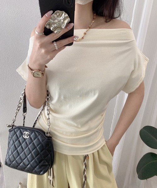 Mela(メラ)の「2WAYオフショルダー ドレープフィットトップス(Tシャツ/カットソー・レディース・ホワイト/ライトグレー/ピンク/グレー/クリーム/ネイビー/ブラック/ライトブルー・FREE)」の5枚目の写真