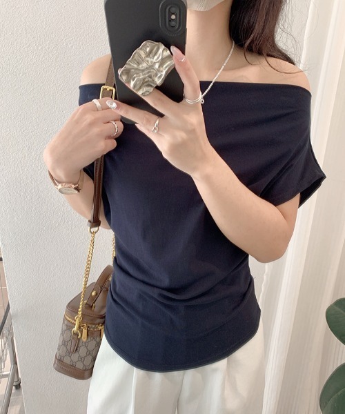 Mela(メラ)の「2WAYオフショルダー ドレープフィットトップス(Tシャツ/カットソー・レディース・ホワイト/ライトグレー/ピンク/グレー/クリーム/ネイビー/ブラック/ライトブルー・FREE)」の12枚目の写真