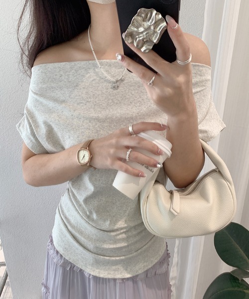 Mela(メラ)の「2WAYオフショルダー ドレープフィットトップス(Tシャツ/カットソー・レディース・ホワイト/ライトグレー/ピンク/グレー/クリーム/ネイビー/ブラック/ライトブルー・FREE)」の15枚目の写真