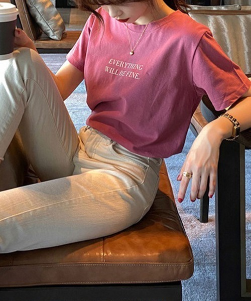 SallyLunn(サリーラン)の「【定番大人カジュアル】ロゴTシャツ(Tシャツ/カットソー・レディース・ホワイト/ピンク/イエロー・MEDIUM/LARGE)」の1枚目の写真