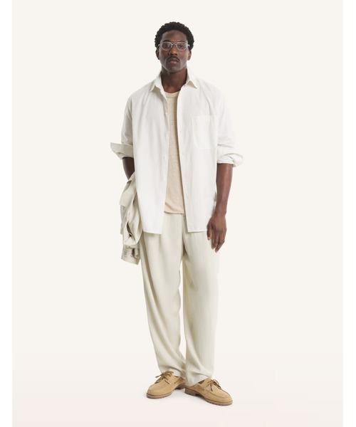 Maison Kitsune(メゾンキツネ)の「STRIPED OVERSIZE SHIRT(シャツ/ブラウス・メンズ・アイボリー・L/M/S/XS)」の4枚目の写真