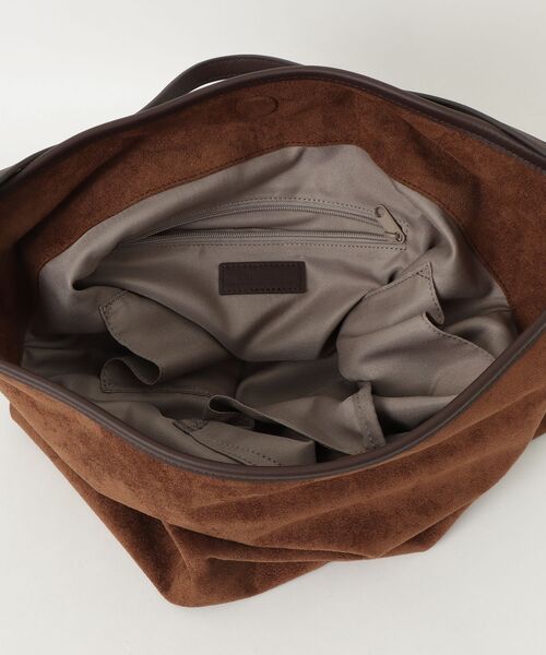 Un coeur(アンクール)の「【Un coeur/アンクール】SUEDE DRAPE ONE SHOULDER / スエード ドレープワンショルダー kareem / K906019(ショルダーバッグ・メンズ・キャメル/グレー・FREE)」の5枚目の写真