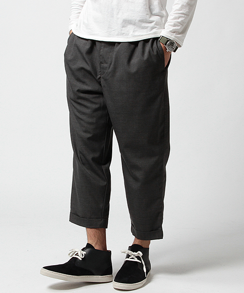 BEAMS(ビームス)の「BEAMS / イージー ワイドスラックス 7/10(その他パンツ・メンズ・チャコールグレー/ブラック・LARGE/MEDIUM/SMALL/X-LARGE)」の1枚目の写真